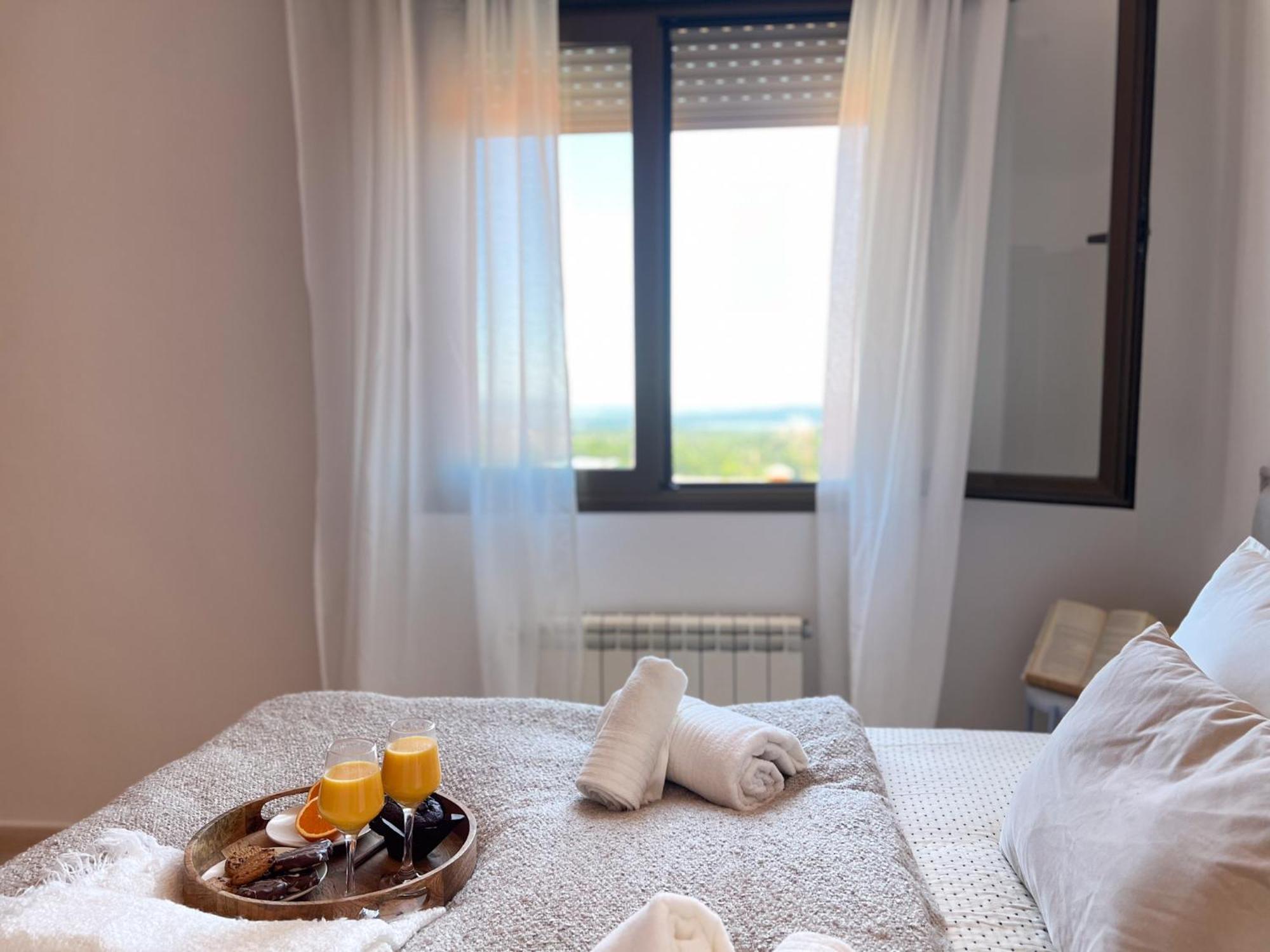 Villahomes Villanueva De La Vera Luaran gambar